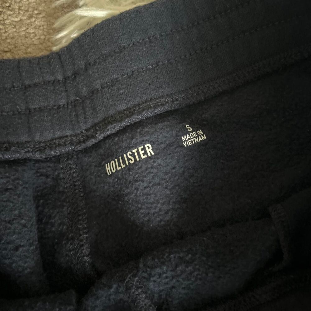 Hollister-co Women's Black and Navy Joggers-tracksuits - Picture 3 of 3